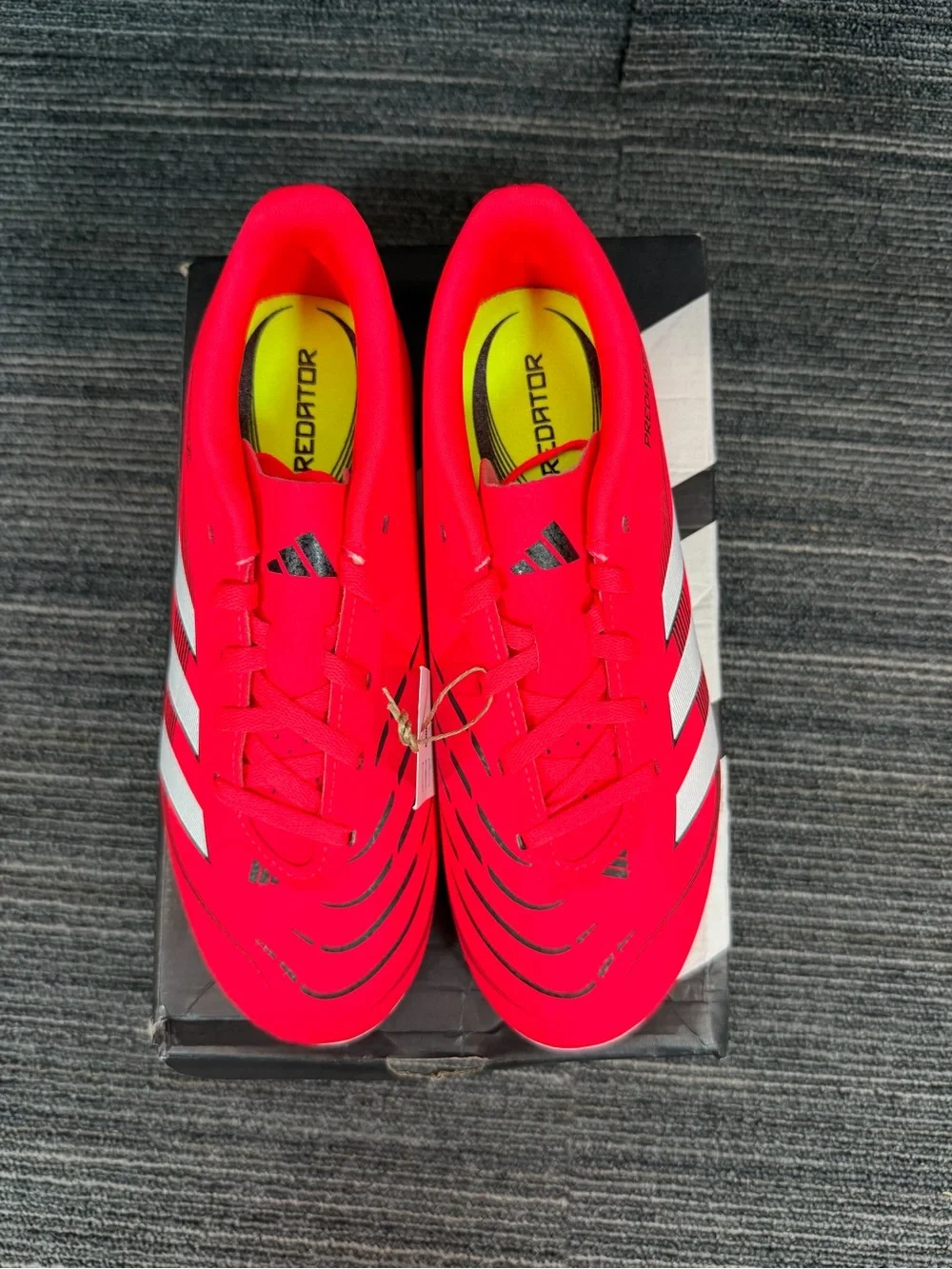 adidas Predator Club FG/MG J Lucid Red/White Soccer Cleats unisex Junior 5 New